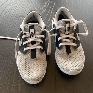 Kids, golf shoes youth size 2